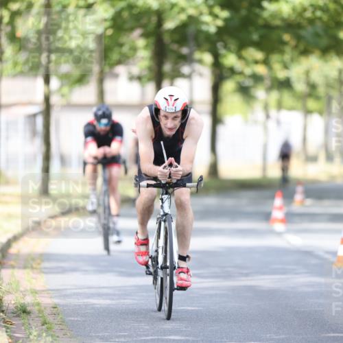 11.08.2024 - GEWOBA Citytriathlon Bremen H.Heesch http://msf.ph/oto/6776307 11.08.2024 11:44:24 Radfahren 759, 836, 855, 861, 926 meine-sportfotos.de