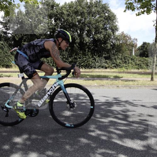 11.08.2024 - GEWOBA Citytriathlon Bremen H.Heesch http://msf.ph/oto/6776309 11.08.2024 12:04:41 Radfahren 757, 773, 862, 944, 958, 962, 968, 994, 997 meine-sportfotos.de