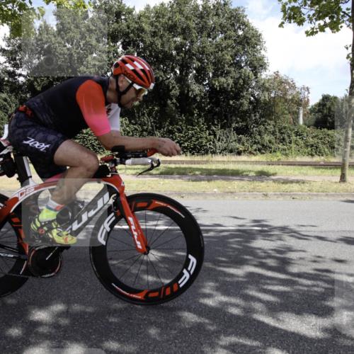 11.08.2024 - GEWOBA Citytriathlon Bremen H.Heesch http://msf.ph/oto/6776311 11.08.2024 12:04:42 Radfahren 757, 773, 944, 958, 962, 968, 994, 997 meine-sportfotos.de