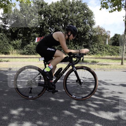 11.08.2024 - GEWOBA Citytriathlon Bremen H.Heesch http://msf.ph/oto/6776314 11.08.2024 12:04:49 Radfahren 768, 773, 839, 958, 968, 994, 997, 1019 meine-sportfotos.de