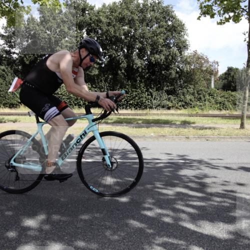 11.08.2024 - GEWOBA Citytriathlon Bremen H.Heesch http://msf.ph/oto/6776316 11.08.2024 12:04:52 Radfahren 768, 773, 839, 958, 994, 1019 meine-sportfotos.de