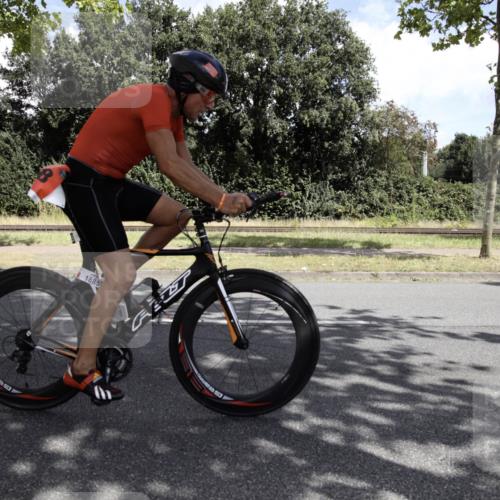 11.08.2024 - GEWOBA Citytriathlon Bremen H.Heesch http://msf.ph/oto/6776323 11.08.2024 12:04:59 Radfahren 768, 773, 839, 864, 865, 958, 1019 meine-sportfotos.de