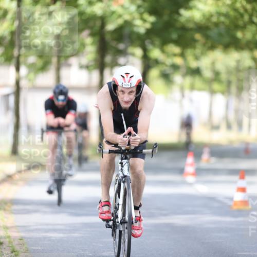11.08.2024 - GEWOBA Citytriathlon Bremen H.Heesch http://msf.ph/oto/6776324 11.08.2024 11:44:24 Radfahren 759, 836, 855, 861, 926 meine-sportfotos.de