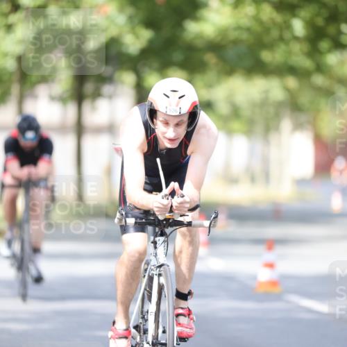 11.08.2024 - GEWOBA Citytriathlon Bremen H.Heesch http://msf.ph/oto/6776345 11.08.2024 11:44:24 Radfahren 759, 836, 855, 861, 926 meine-sportfotos.de