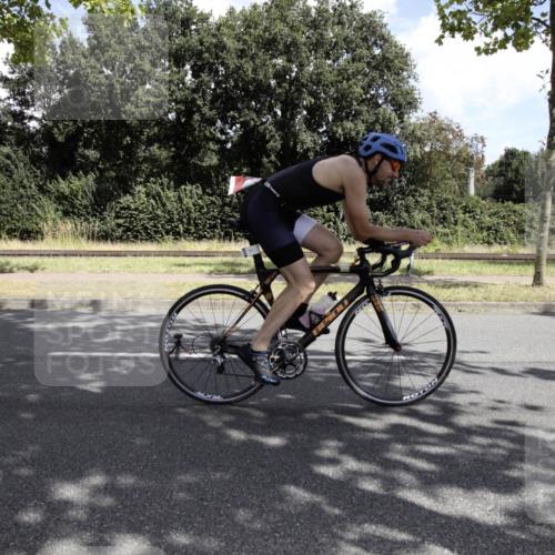 11.08.2024 - GEWOBA Citytriathlon Bremen H.Heesch http://msf.ph/oto/6776347 11.08.2024 12:05:39 Radfahren 760, 805, 920 meine-sportfotos.de