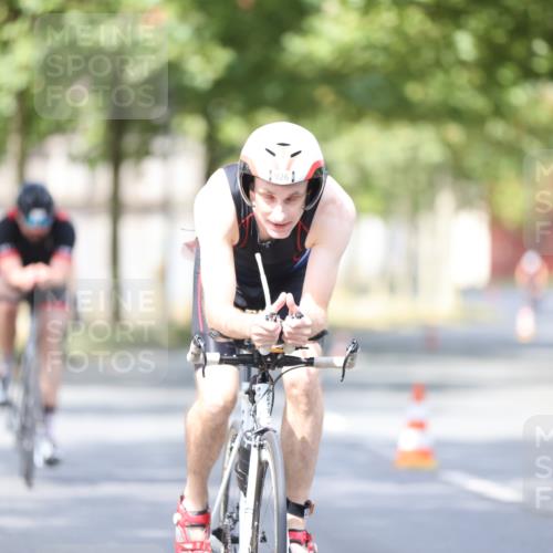 11.08.2024 - GEWOBA Citytriathlon Bremen H.Heesch http://msf.ph/oto/6776348 11.08.2024 11:44:24 Radfahren 759, 836, 855, 861, 926 meine-sportfotos.de