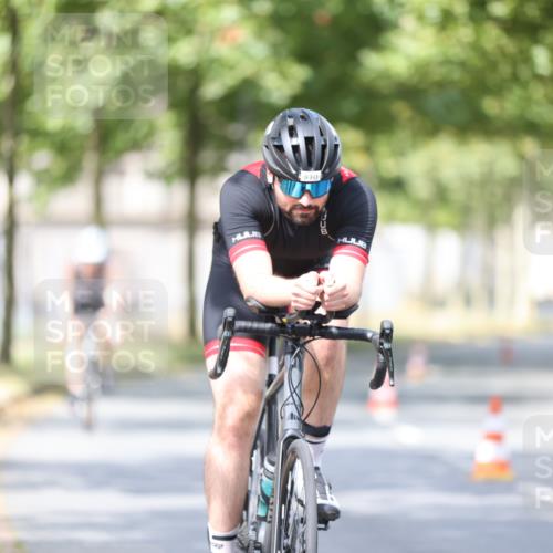 11.08.2024 - GEWOBA Citytriathlon Bremen H.Heesch http://msf.ph/oto/6776370 11.08.2024 11:44:25 Radfahren 759, 836, 855, 861, 926 meine-sportfotos.de