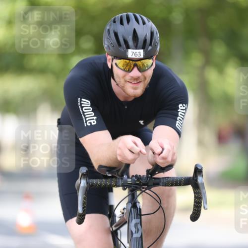 11.08.2024 - GEWOBA Citytriathlon Bremen H.Heesch http://msf.ph/oto/6776704 11.08.2024 11:44:49 Radfahren 763, 827, 833, 916, 956, 964 meine-sportfotos.de