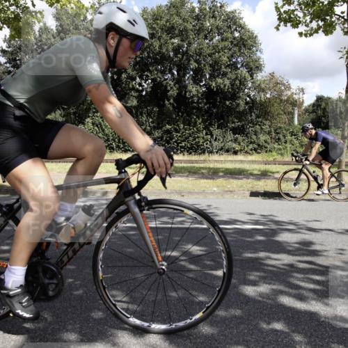 11.08.2024 - GEWOBA Citytriathlon Bremen H.Heesch http://msf.ph/oto/6776746 11.08.2024 12:15:52 Radfahren 767, 780, 786, 790, 791, 985, 989, 1020, 1036 meine-sportfotos.de