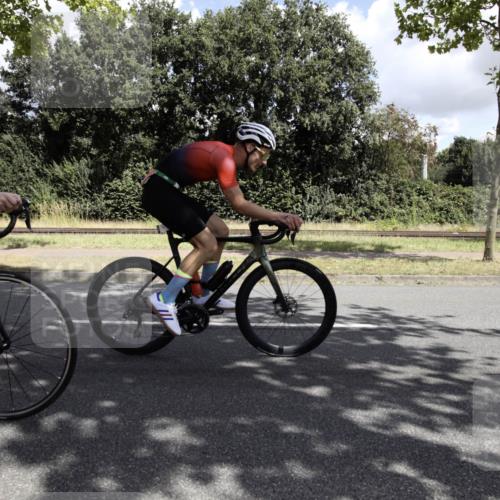 11.08.2024 - GEWOBA Citytriathlon Bremen H.Heesch http://msf.ph/oto/6776749 11.08.2024 12:15:53 Radfahren 767, 780, 786, 790, 791, 800, 989, 1020, 1036 meine-sportfotos.de