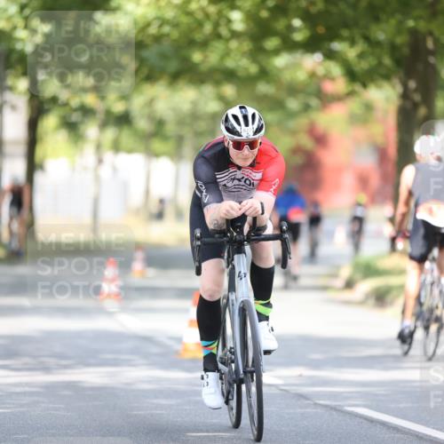 11.08.2024 - GEWOBA Citytriathlon Bremen H.Heesch http://msf.ph/oto/6776809 11.08.2024 11:45:00 Radfahren 763, 827, 916, 927, 956, 964, 973, 996, 1030 meine-sportfotos.de