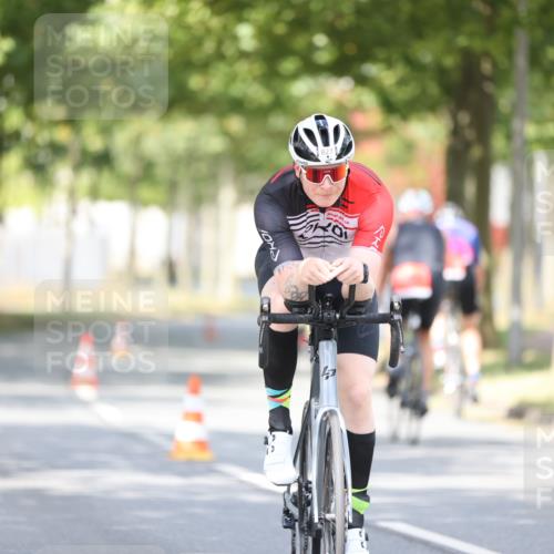 11.08.2024 - GEWOBA Citytriathlon Bremen H.Heesch http://msf.ph/oto/6776825 11.08.2024 11:45:00 Radfahren 763, 827, 916, 927, 956, 964, 973, 996, 1030 meine-sportfotos.de
