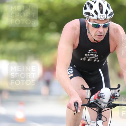 11.08.2024 - GEWOBA Citytriathlon Bremen H.Heesch http://msf.ph/oto/6777003 11.08.2024 11:45:06 Radfahren 819, 827, 916, 927, 956, 964, 973, 974, 996, 1030 meine-sportfotos.de