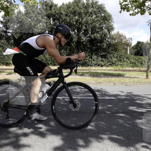 11.08.2024 - GEWOBA Citytriathlon Bremen H.Heesch http://msf.ph/oto/6777440 11.08.2024 12:32:51 Radfahren 786, 834, 846, 861, 916, 967, 998, 1011, 1020, 1039 meine-sportfotos.de