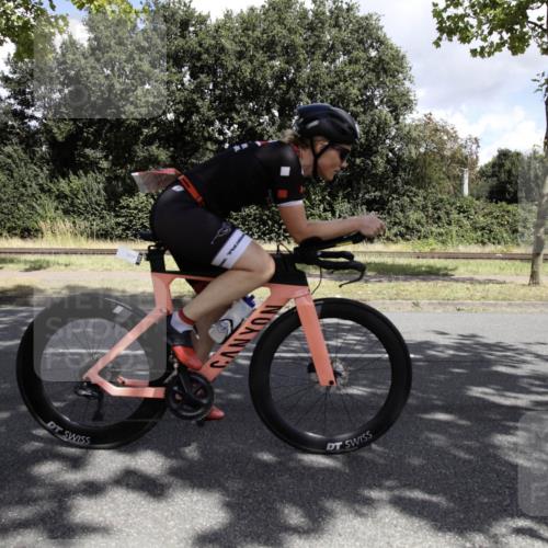 11.08.2024 - GEWOBA Citytriathlon Bremen H.Heesch http://msf.ph/oto/6777449 11.08.2024 12:32:57 Radfahren 786, 834, 846, 861, 916, 957, 967, 998, 1011, 1020, 1039 meine-sportfotos.de