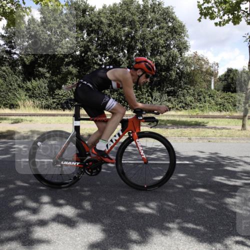 11.08.2024 - GEWOBA Citytriathlon Bremen H.Heesch http://msf.ph/oto/6777452 11.08.2024 12:32:58 Radfahren 786, 834, 846, 861, 916, 957, 967, 998, 1011, 1020, 1039 meine-sportfotos.de