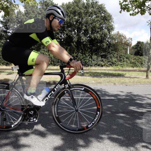 11.08.2024 - GEWOBA Citytriathlon Bremen H.Heesch http://msf.ph/oto/6777458 11.08.2024 12:33:00 Radfahren 786, 834, 846, 861, 916, 957, 967, 998, 1011, 1020, 1039 meine-sportfotos.de