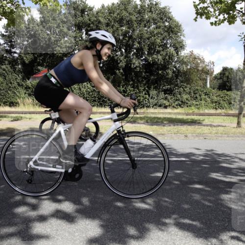 11.08.2024 - GEWOBA Citytriathlon Bremen H.Heesch http://msf.ph/oto/6777466 11.08.2024 12:33:04 Radfahren 786, 834, 846, 916, 957, 967, 998, 1011, 1020, 1039 meine-sportfotos.de