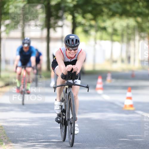11.08.2024 - GEWOBA Citytriathlon Bremen H.Heesch http://msf.ph/oto/6777485 11.08.2024 11:45:42 Radfahren 822, 826, 867, 871, 873, 875, 936, 994, 1029 meine-sportfotos.de