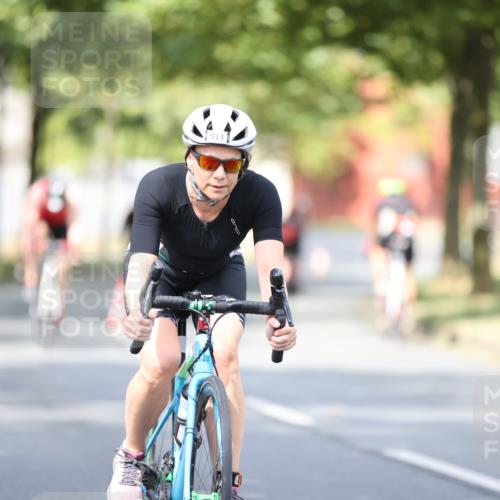 11.08.2024 - GEWOBA Citytriathlon Bremen H.Heesch http://msf.ph/oto/6777655 11.08.2024 11:45:59 Radfahren 755, 775, 845, 853, 867, 871, 873, 875, 954 meine-sportfotos.de