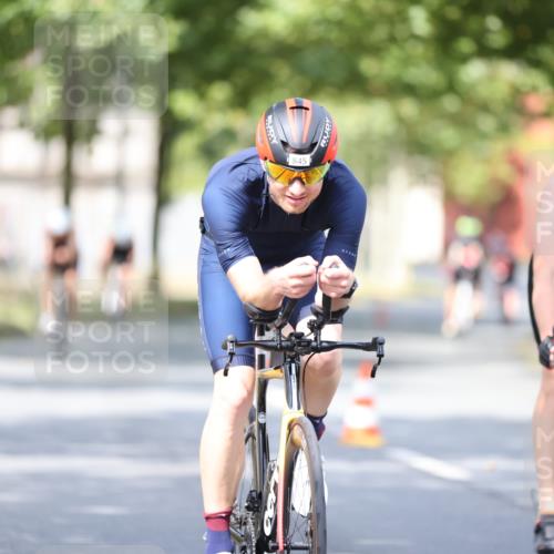 11.08.2024 - GEWOBA Citytriathlon Bremen H.Heesch http://msf.ph/oto/6777702 11.08.2024 11:46:01 Radfahren 755, 775, 806, 845, 853, 873, 954, 962 meine-sportfotos.de