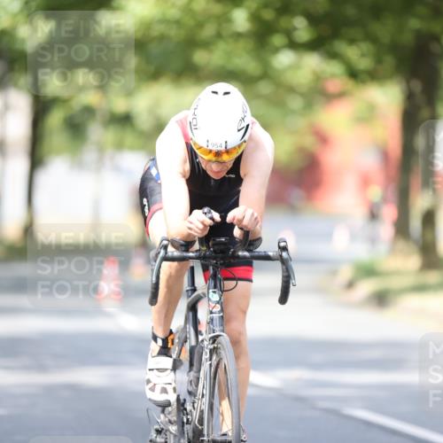 11.08.2024 - GEWOBA Citytriathlon Bremen H.Heesch http://msf.ph/oto/6777770 11.08.2024 11:46:05 Radfahren 755, 775, 806, 845, 853, 954, 962 meine-sportfotos.de