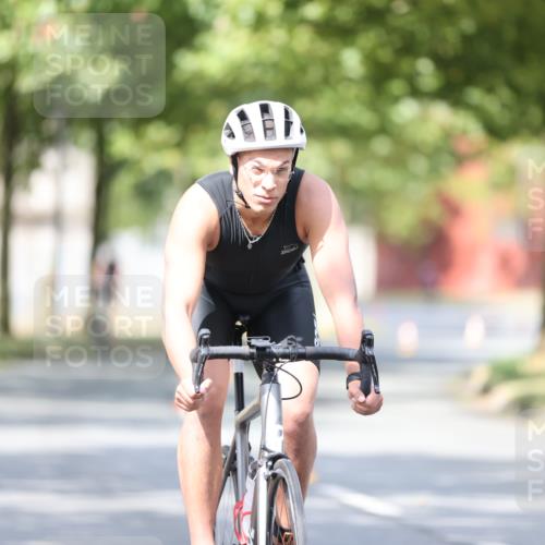 11.08.2024 - GEWOBA Citytriathlon Bremen H.Heesch http://msf.ph/oto/6777813 11.08.2024 11:46:06 Radfahren 755, 775, 806, 845, 853, 954, 962 meine-sportfotos.de
