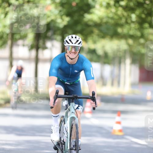 11.08.2024 - GEWOBA Citytriathlon Bremen H.Heesch http://msf.ph/oto/6777868 11.08.2024 11:46:09 Radfahren 755, 775, 806, 845, 853, 954, 962 meine-sportfotos.de