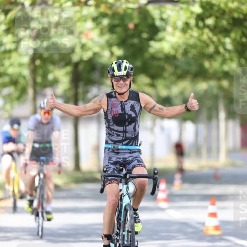 11.08.2024 - GEWOBA Citytriathlon Bremen H.Heesch http://msf.ph/oto/6778054 11.08.2024 11:46:25 Radfahren 703, 757, 768, 773, 806, 839, 843, 942, 962 meine-sportfotos.de