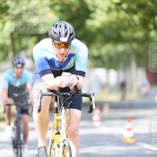 11.08.2024 - GEWOBA Citytriathlon Bremen H.Heesch http://msf.ph/oto/6778115 11.08.2024 11:46:28 Radfahren 703, 757, 768, 773, 839, 843, 942 meine-sportfotos.de