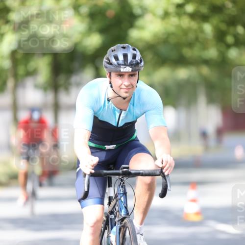 11.08.2024 - GEWOBA Citytriathlon Bremen H.Heesch http://msf.ph/oto/6778147 11.08.2024 11:46:29 Radfahren 703, 757, 768, 773, 839, 843, 942 meine-sportfotos.de