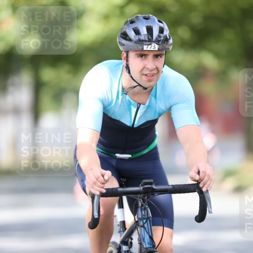 11.08.2024 - GEWOBA Citytriathlon Bremen H.Heesch http://msf.ph/oto/6778163 11.08.2024 11:46:29 Radfahren 703, 757, 768, 773, 839, 843, 942 meine-sportfotos.de