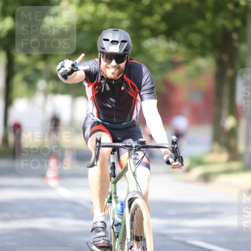 11.08.2024 - GEWOBA Citytriathlon Bremen H.Heesch http://msf.ph/oto/6778343 11.08.2024 11:46:37 Radfahren 703, 757, 768, 773, 798, 839, 843, 942, 1040 meine-sportfotos.de