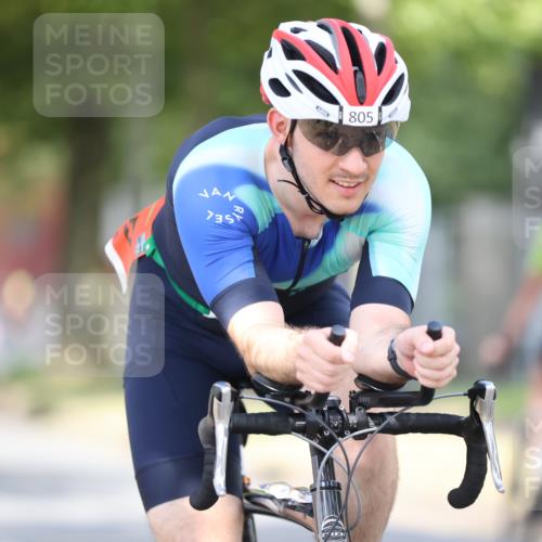11.08.2024 - GEWOBA Citytriathlon Bremen H.Heesch http://msf.ph/oto/6778444 11.08.2024 11:46:40 Radfahren 703, 768, 773, 798, 843, 942, 1040 meine-sportfotos.de