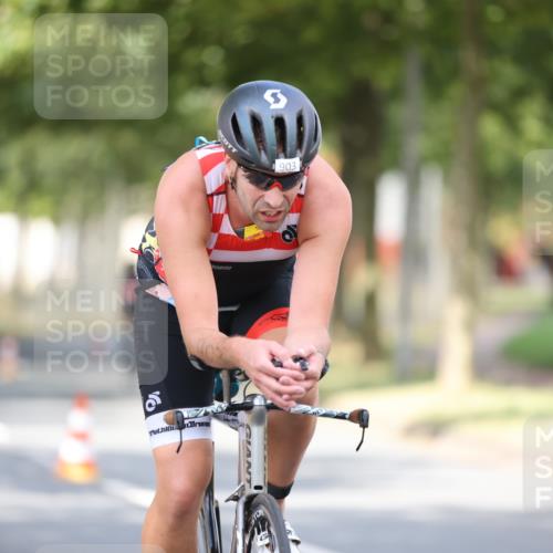 11.08.2024 - GEWOBA Citytriathlon Bremen H.Heesch http://msf.ph/oto/6778558 11.08.2024 11:46:56 Radfahren 798, 903 meine-sportfotos.de