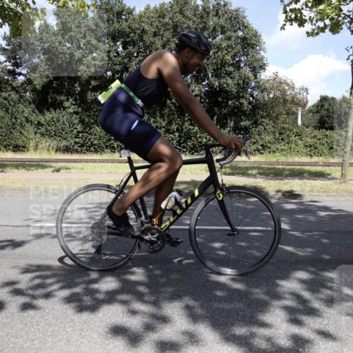 11.08.2024 - GEWOBA Citytriathlon Bremen H.Heesch http://msf.ph/oto/6779964 11.08.2024 13:25:27 Radfahren 225, 301, 309, 316, 328, 471, 660, 720 meine-sportfotos.de