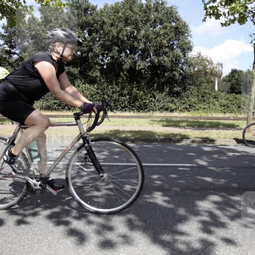 11.08.2024 - GEWOBA Citytriathlon Bremen H.Heesch http://msf.ph/oto/6779994 11.08.2024 13:25:41 Radfahren 225, 260, 301, 316, 328, 471, 650, 658, 672, 720 meine-sportfotos.de
