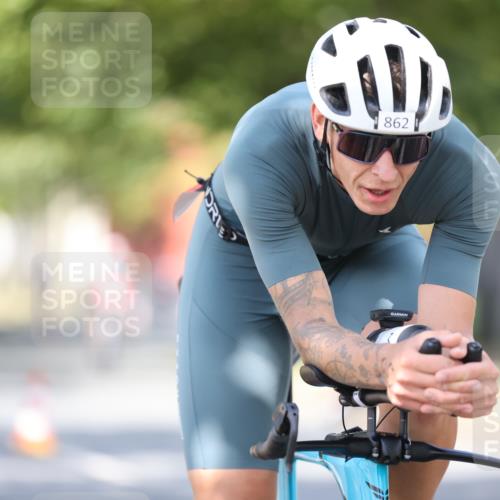 11.08.2024 - GEWOBA Citytriathlon Bremen H.Heesch http://msf.ph/oto/6781600 11.08.2024 11:49:53 Radfahren 785, 796, 862, 881, 979 meine-sportfotos.de