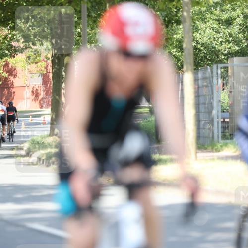 11.08.2024 - GEWOBA Citytriathlon Bremen H.Heesch http://msf.ph/oto/6782217 11.08.2024 11:50:43 Radfahren 741, 748, 783, 963, 966, 992, 1021, 1027 meine-sportfotos.de