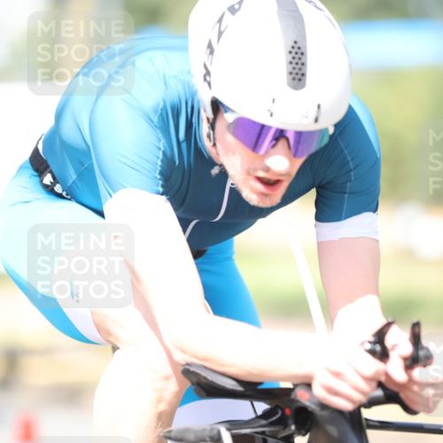 11.08.2024 - GEWOBA Citytriathlon Bremen H.Heesch http://msf.ph/oto/6782307 11.08.2024 11:50:59 Radfahren 742, 812, 892, 908, 934, 1021 meine-sportfotos.de