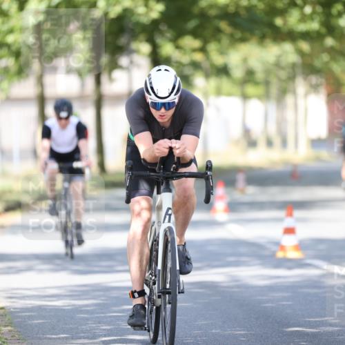 11.08.2024 - GEWOBA Citytriathlon Bremen H.Heesch http://msf.ph/oto/6782317 11.08.2024 11:51:01 Radfahren 742, 812, 892, 908, 934 meine-sportfotos.de