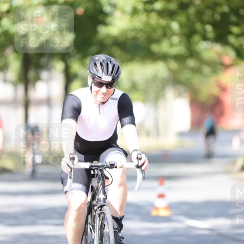 11.08.2024 - GEWOBA Citytriathlon Bremen H.Heesch http://msf.ph/oto/6782372 11.08.2024 11:51:02 Radfahren 742, 812, 892, 908, 934 meine-sportfotos.de