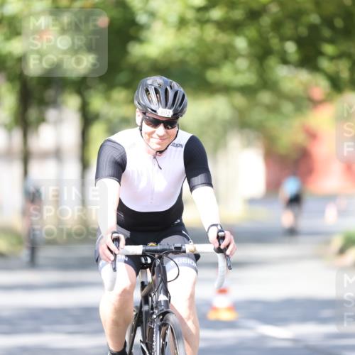 11.08.2024 - GEWOBA Citytriathlon Bremen H.Heesch http://msf.ph/oto/6782379 11.08.2024 11:51:02 Radfahren 742, 812, 892, 908, 934 meine-sportfotos.de