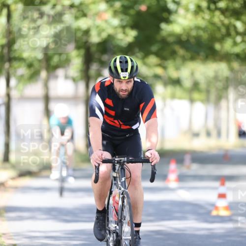 11.08.2024 - GEWOBA Citytriathlon Bremen H.Heesch http://msf.ph/oto/6782390 11.08.2024 11:51:04 Radfahren 742, 812, 892, 908, 934 meine-sportfotos.de