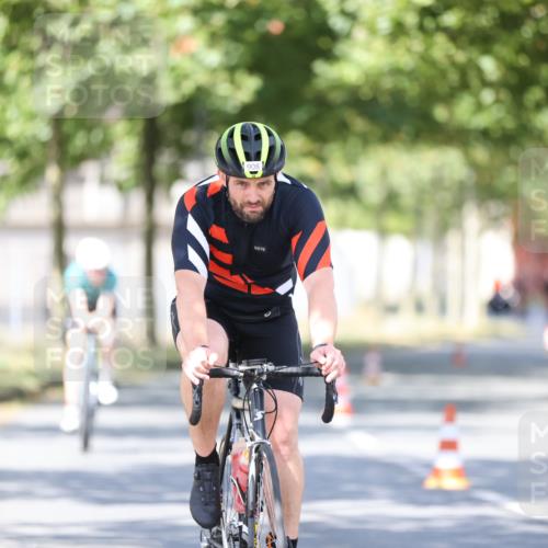 11.08.2024 - GEWOBA Citytriathlon Bremen H.Heesch http://msf.ph/oto/6782398 11.08.2024 11:51:04 Radfahren 742, 812, 892, 908, 934 meine-sportfotos.de
