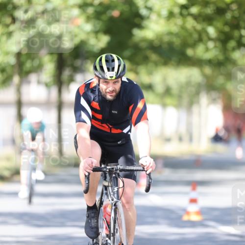 11.08.2024 - GEWOBA Citytriathlon Bremen H.Heesch http://msf.ph/oto/6782401 11.08.2024 11:51:04 Radfahren 742, 812, 892, 908, 934 meine-sportfotos.de