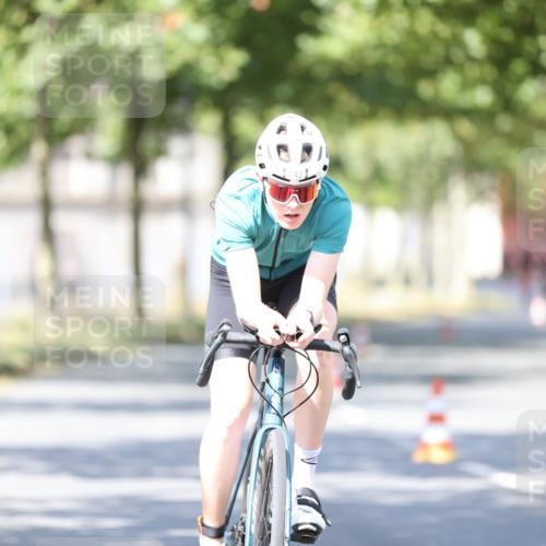 11.08.2024 - GEWOBA Citytriathlon Bremen H.Heesch http://msf.ph/oto/6782436 11.08.2024 11:51:07 Radfahren 742, 803, 812, 863, 892, 908, 934 meine-sportfotos.de