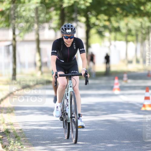 11.08.2024 - GEWOBA Citytriathlon Bremen H.Heesch http://msf.ph/oto/6782566 11.08.2024 11:51:30 Radfahren 793, 803, 863, 876, 993 meine-sportfotos.de