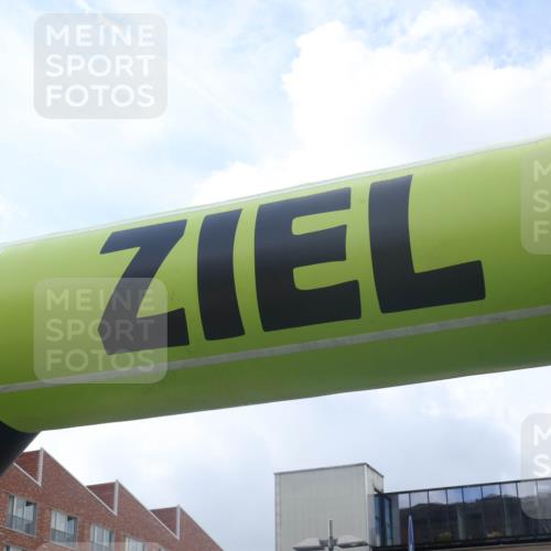11.08.2024 - GEWOBA Citytriathlon Bremen Lena Gebhardt http://msf.ph/oto/6785689 11.08.2024 10:57:04 Ziel  meine-sportfotos.de
