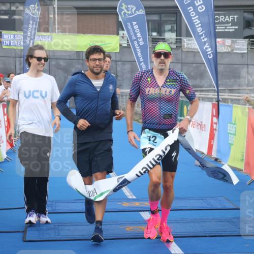 11.08.2024 - GEWOBA Citytriathlon Bremen Lena Gebhardt http://msf.ph/oto/6785869 11.08.2024 11:02:56 Ziel 63, 72 meine-sportfotos.de